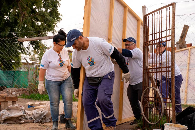 TECHO apunta a reducir el déficit habitacional y de acceso a servicios básicos.