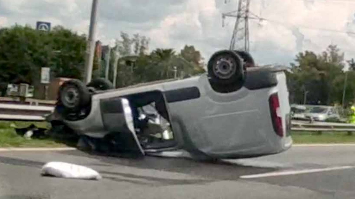 Una camioneta volcó en la Panamericana